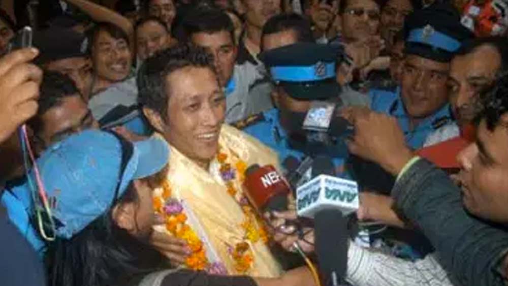 ইন্ডিয়ান আইডল হওয়ার পরে রাতারাতি বদলে যায় প্রশান্তর জীবন। বিপুল অঙ্কের পুরস্কার অর্থের পাশাপাশি পান নতুন গাড়ি। নিতান্ত সাধারণ জীবনের সঙ্গী হয় যশ আর খ্যাতি।