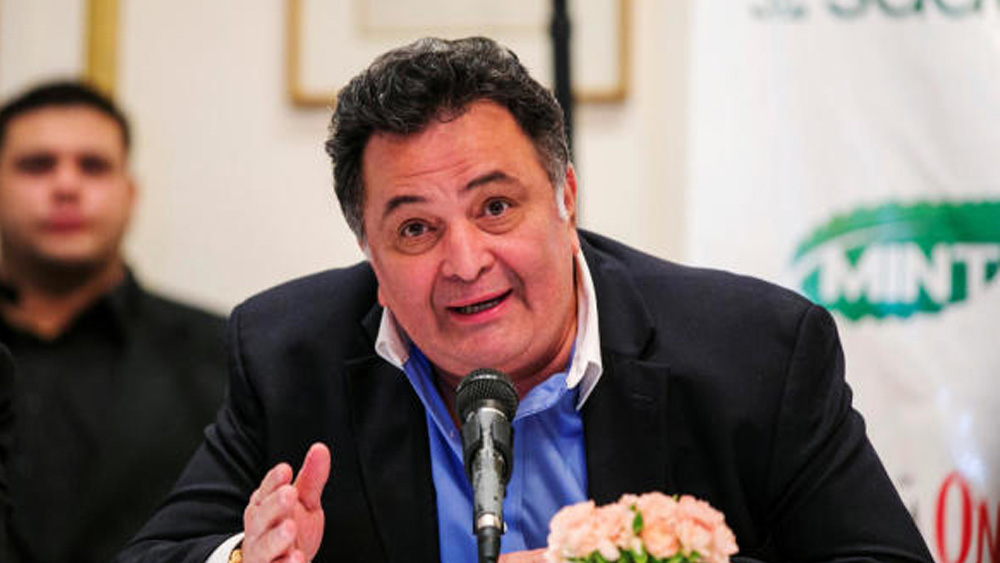 তাঁদের ‘নামের কাঙাল’ এবং ‘স্তাবক’ বলতেও ছাড়নেনি স্পষ্টবক্তা বলে পরিচিত ঋষি।