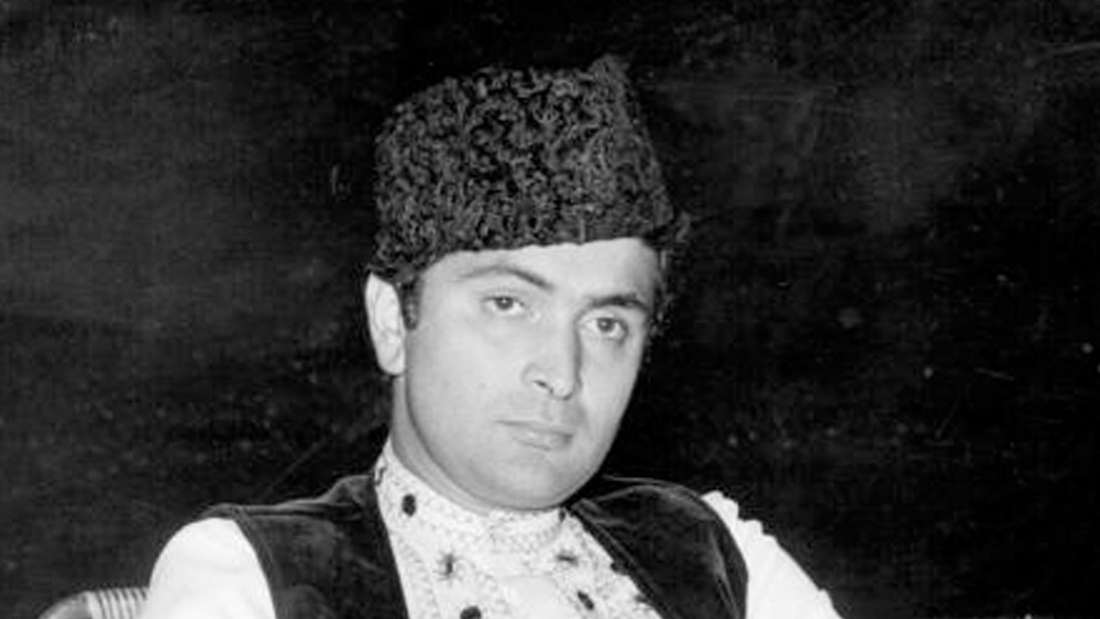 বলিউডে খুব কম জনই আছেন, যাঁরা ইন্ডাস্ট্রির সার্বিক কল্যাণ নিয়ে ভাবনাচিন্তা করেন। ঋষি কপূর ছিলেন তাঁদের মধ্যে এক জন। বিনোদ খন্নার মতো তারকার জনবিরল শেষযাত্রার দৃশ্য ব্যথিত করেছিল তাঁকে। তিনি নিজের রাগ চেপে রাখতে পারেননি।