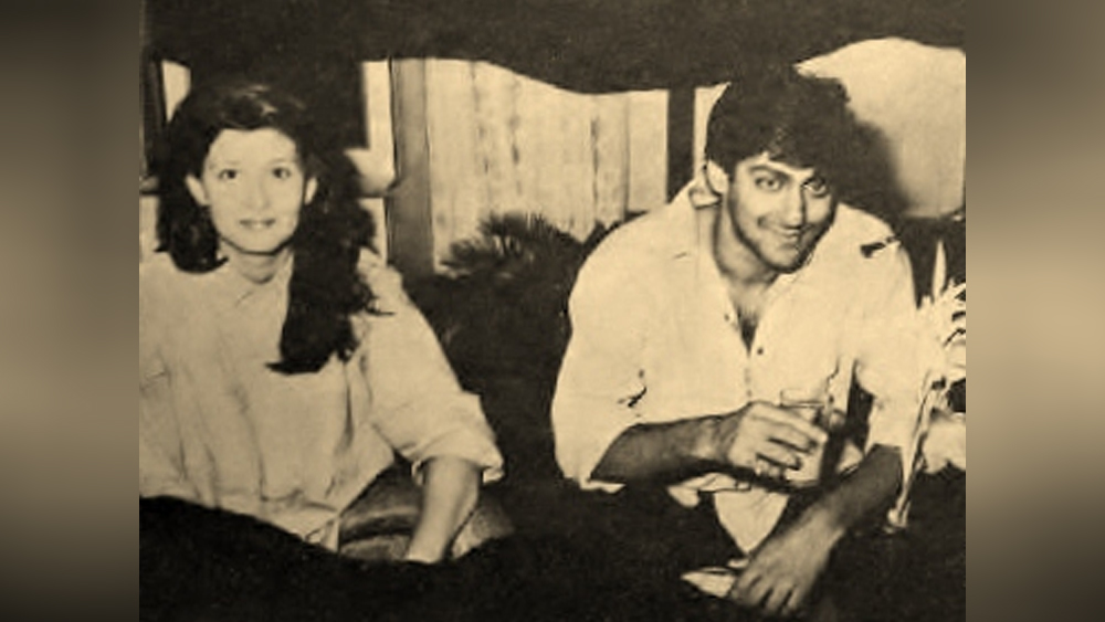 কীভাবে ওঁদের আলাপ হয়েছিল জানেন? সঙ্গীতাকে প্রথম বার সলমনদেখেন বলিউডের এক পার্টিতে। ইন্ডাস্ট্রিতে সে সময় তাঁরা দু’জনেই নতুন। আর দেখা মাত্রই প্রেম। যাকে বলে , ‘লাভ অ্যাট ফার্স্ট সাইট’।