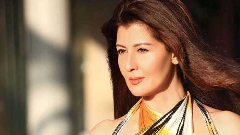 সঙ্গীতার সঙ্গে প্রায়শই ঝামেলা হতে থাকল তাঁর। সম্পর্কে ধরতে লাগল ফাটল। সলমন ঠিক করলেন জ্যাকির বিরুদ্ধে ‘বদলা’ নেবেন।