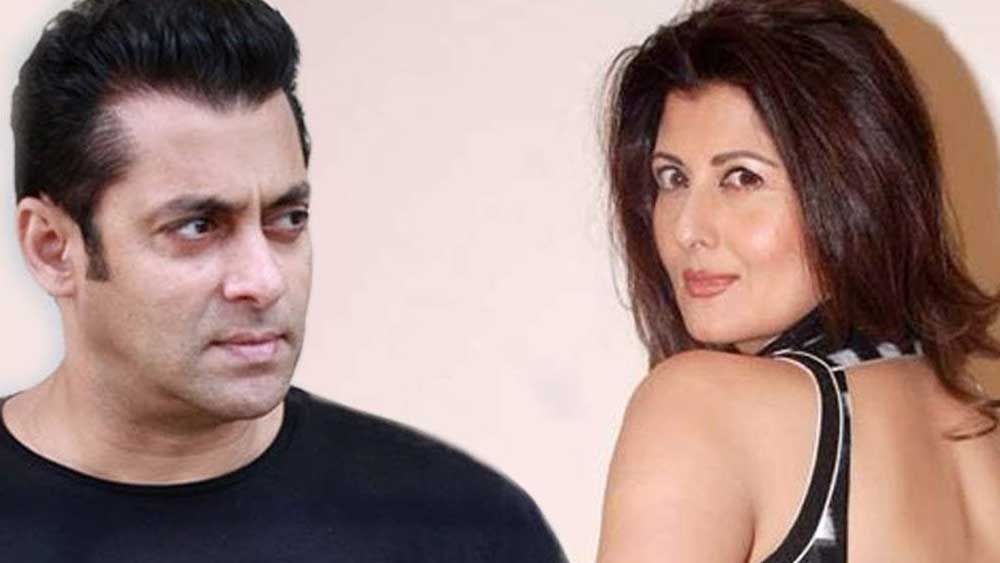 বিয়েও ঠিক হয়ে গিয়েছিল তাঁদের। ১৯৯৪-এর মে মাসে। শুধু তাই নয়। হয়ে গিয়েছিল কার্ড ছাপানোও। কিন্তু বিয়ের এক মাস আগে সঙ্গীতাই সরে আসেন সম্পর্ক থেকে। কেন?