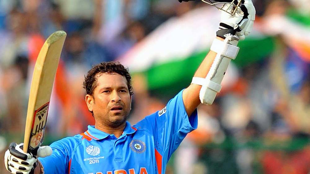 শ্রীসন্থের দলে ওপেন করবেন সচিন তেন্ডুলকর। ওপেনার হিসেবে এক দিনের ক্রিকেটে অন্য মাত্রা যোগ করেছিলেন লিটল চ্যাম্পিয়ন। তিনিই ৫০ ওভারের ফরম্যাটে প্রথম ব্যাটসম্যান হিসেবে ডাবল সেঞ্চুরি করেছিলেন। এই ফরম্যাটে ৪৯ সেঞ্চুরি রয়েছে তাঁর। এটাও রেকর্ড। এই ঘরানায় ১৮৪২৬ রানও তো সবচেয়ে বেশি।