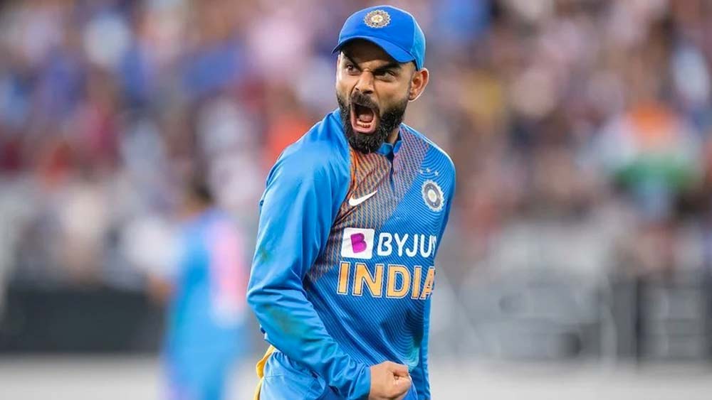 তিনে লারা বলেই চারে নামতে বাধ্য হবেন বিরাট কোহালি। ২০১১ বিশ্বকাপে তিনি ধোনির দলের হয়েও নামতেন চার নন্বরে। ভারত অধিনায়ক হলেন চেজমাস্টার। তবে শুধু রান তাড়া করাই নয়, প্রথমে ব্যাট করে দলকে বড় রানের নিরাপত্তায় পৌঁছে দিতেও পারেন। এই ফরম্যাটে ৪৩ সেঞ্চুরি করে ফেলেছেন তিনি। গড় ৫৯.৩৩।