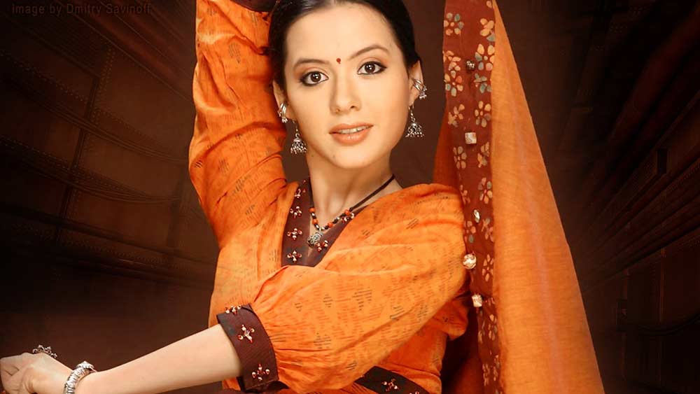 ২০০৫ সালে তাঁর প্রথম অভিনয় হিন্দি ছবিতে। সুভাষ ঘাইয়ের পরিচালনায় ‘কিসনা: দ্য ওয়ারিয়ার পোয়েট’ ছবিতে ঈশার বিপরীতে নায়ক ছিলেন বিবেক ওবেরয়।