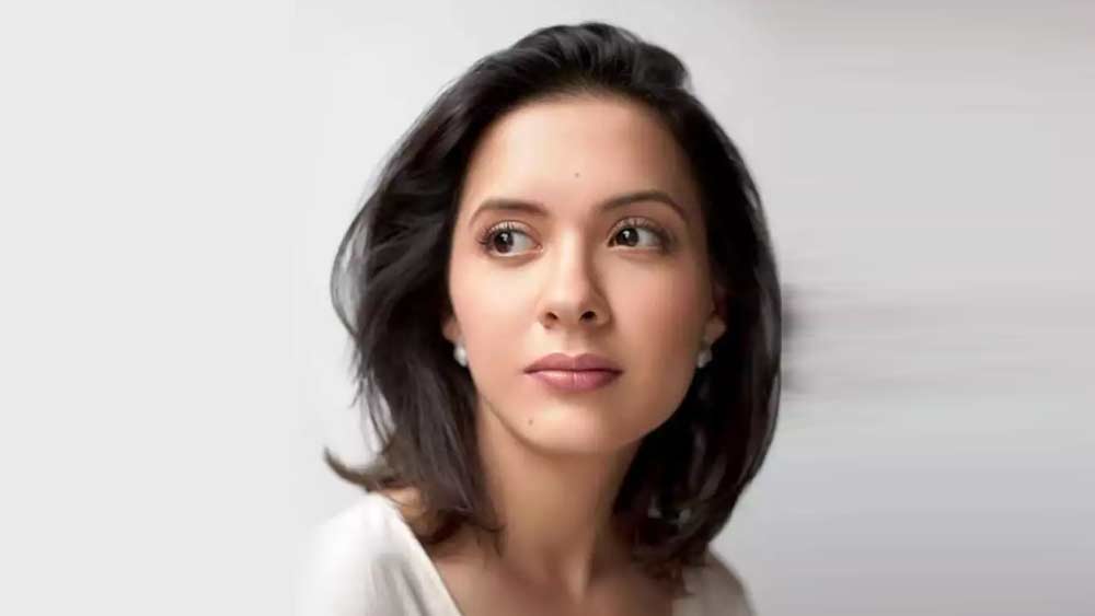 কিন্তু অভিনেত্রী হিসেবে কোনওদিন প্রথম সারিতে আসতে পারেননি ঈশা। ধীরে ধীরে ইন্ডাস্ট্রিতে ‘বিস্মৃত নাম’গুলির মধ্যে একটি হয়ে দাঁড়ায় তাঁর নাম। যদিও ঈশার বক্তব্য, তিনি কোনওদিন নায়িকা বা অভিনেত্রী হতে চাননি।