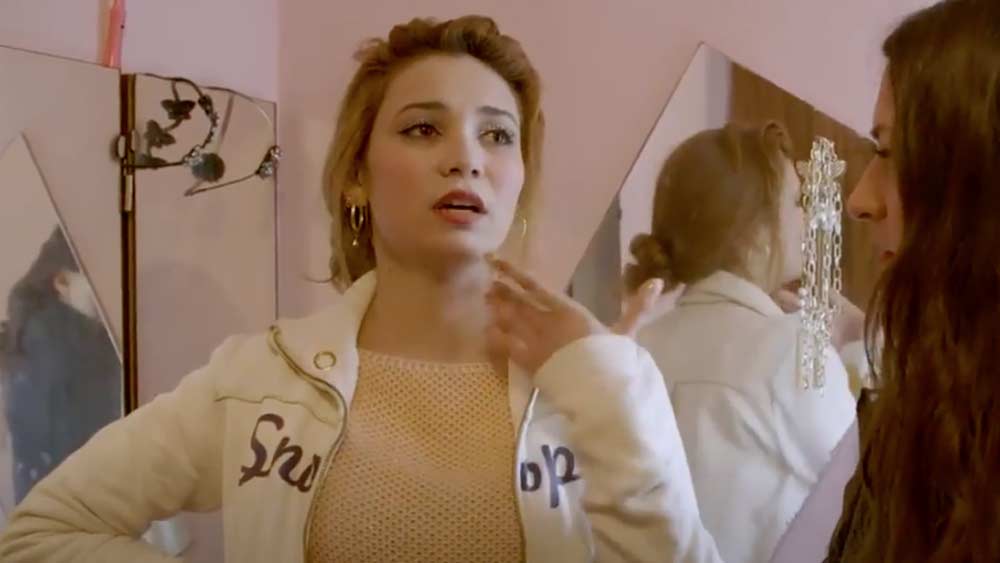 অনেক ক্ষেত্রেই লোপ পেয়েছে জিপসি ঘরানার বৈশিষ্ট্য। কিন্তু ‘বিয়ের বাজার’ এখনও পালিত রীতি। তবে এই গোষ্ঠির আধুনিক  প্রজন্মের যুবক যুবতীদের একাংশের মধ্যে এই রীতির বিরুদ্ধে ধীরে ধীরে হলেও ক্ষোভ জমেছে। তাঁরা বিরোধিতাও করছেন। কিন্তু সার্বিক ভাবে ‘বিয়ের বাজার’ অবলুপ্ত হয়নি। কয়েক হাজার বছরের প্রাচীন এই রীতি এখনও শাসন করছে ক্যালাইডঝি সম্প্রদায়ের বিয়ের ভাগ্য।