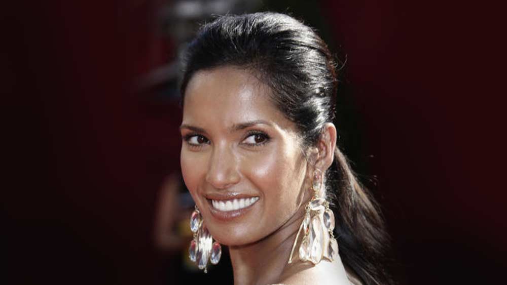 ক্যালিফোর্নিয়ার উইলিয়াম ওয়ার্কম্যান হাই স্কুল থেকে পাশ করার পরে পদ্মা লক্ষ্মীর পরের গন্তব্য ছিল ম্যাসাচুসেটস-এর ক্লার্ক ইউনিভার্সিটি। সেখান থেকে থিয়েটার আর্টসে অনার্স-সহ বিএ পাশ করেন তিনি। ইংরেজি, তামিল, হিন্দি, ইটালিয়ান ও স্প্যানিশ ভাষায় দক্ষ পদ্মা লক্ষ্মী মাদ্রিদেও পড়তে গিয়েছিলেন। সেখানেই শুরু মডেলিং।