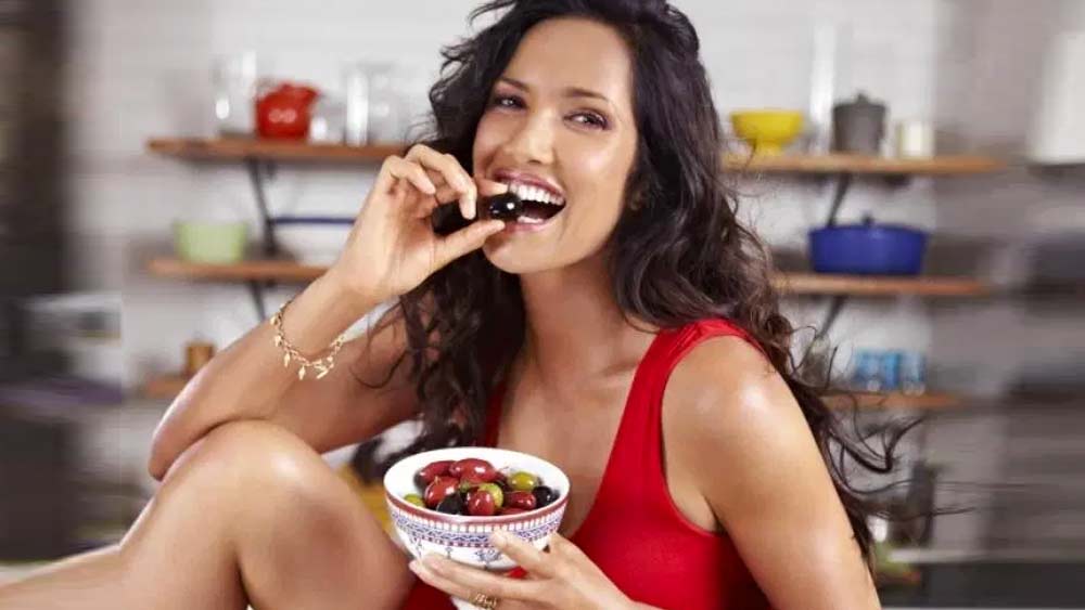 পদ্মা লক্ষ্মীর অন্যতম প্যাশন রান্না। তাঁর লেখা রান্নার বই জনপ্রিয় রন্ধনশিল্পীদের মধ্যে। পাশাপাশি তাঁর নিজস্ব জুয়েলারি ব্র্যান্ডও আছে।