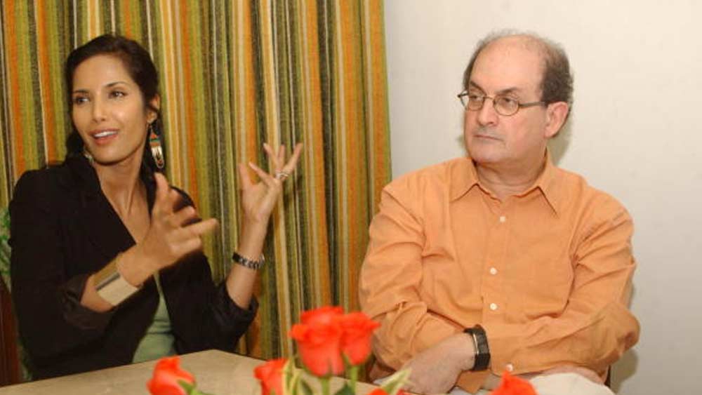 তিন বছর লিভ ইন পর্বের পরে ২০০৪ সালে পদ্মা লক্ষ্মী বিয়ে করেন লেখক সলমন রুশদিকে। তিন বছর পরেই তাঁদের বিয়ে ভেঙে যায়।