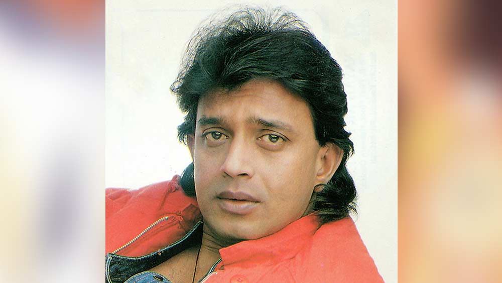 ১৯৮৭ সালে কেরিয়ারের মধ্যগগনে ছিলেন মিঠুন। সে বছর তাঁর আটটি ছবি মুক্তি পেয়েছিল।