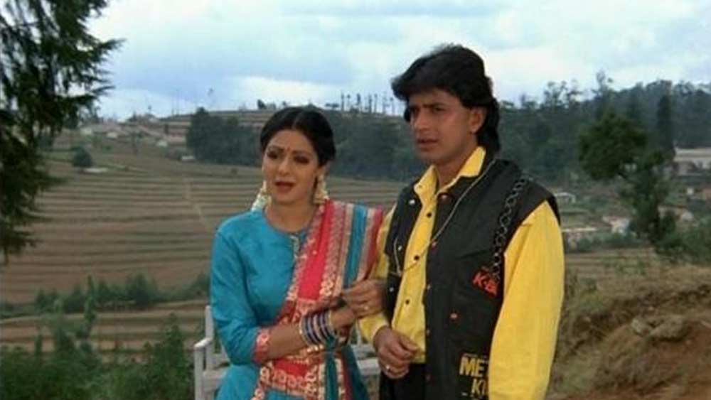 তবে এই জল্পনা কোনওদিন স্বীকার করেননি মিঠুন বা শ্রীদেবী, কেউই। তাঁরা তাঁদের সম্পর্ক নিয়ে মুখ খোলেননি। কিন্তু গুঞ্জন শোনা যায়, শ্রীদেবী-ঝড়ে ভাঙতে বসেছিল মিঠুনের সংসার।