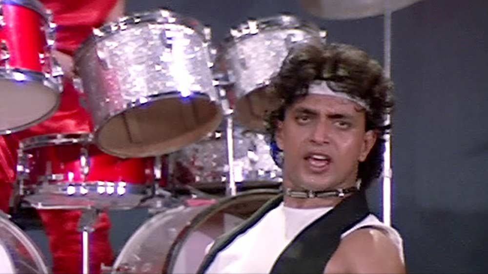 ১৯৭৯ সালে মিঠুন বিয়ে করেছিলেন যোগিতা বালিকে। শ্রীদেবী ছাড়াও সারিকা ও বলিউডের আর এক সুন্দরী হেলেনা লুকের সঙ্গে মিঠুনের প্রণয় নিয়ে গুঞ্জন শোনা গিয়েছিল। কিন্তু সে সবই যোগিতা বালিকে বিয়ের আগে।