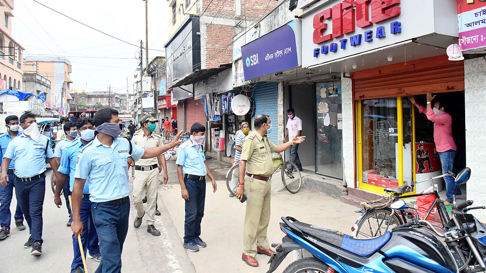 West Bengal Lockdown: Police acted promptly as shops opened in Malda assuming lockdown exemption