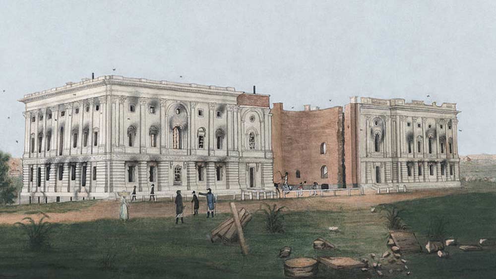 বরং মুখে মুখে এর নাম হয়ে গিয়েছিল ‘হ‌োয়াইট হাউস’। সেই সাদাবাড়ি পরিচয়ই রয়ে যায় বরাবরের জন্য।