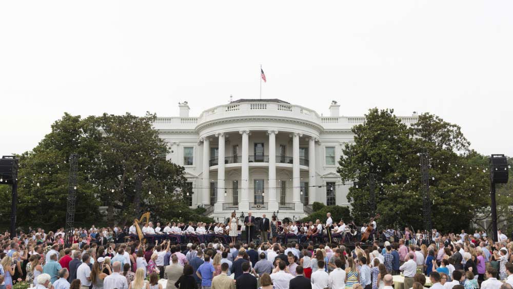 রং কেন সাদা, এর নাম কেন ‘হোয়াইট হাউস’ জানেন?