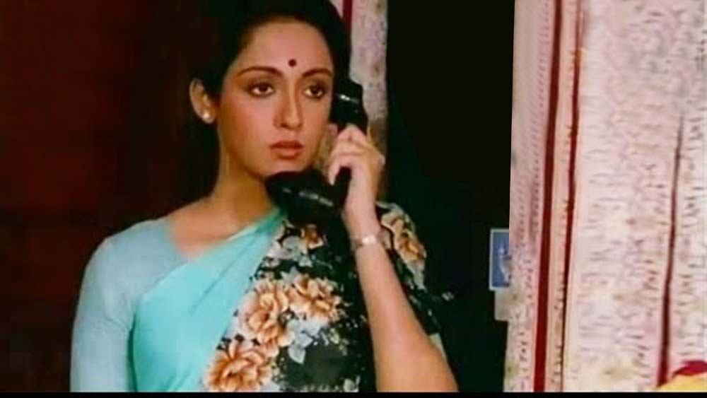 ইন্ডাস্ট্রিতে ক্রমে নিজেদের জায়গা খুঁজে পান দু’জনে। এখন পরেশ রাওয়াল অনেক বেশি পরিচিত নাম হলেও তাঁর স্ত্রীও একসময় বেশ কিছু ছবিতে নায়িকার ভূমিকায় অভিনয় করেছেন। স্বরূপকে প্রথম দেখা গিয়েছিল ১৯৮১ সালে মুক্তিপ্রাপ্ত হৃষিকেশ মুখোপাধ্যায়ের ছবি ‘নরম গরম’-এ। অমল পালেকরের বিপরীতে নায়িকা ছিলেন তিনি।