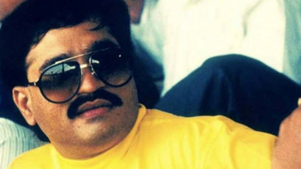 পরিস্থিতি বুঝে হাল ছেড়ে দেন দুই প্রযোজকও। তাঁরা সব ছেড়ে দেন জ্যাকির উপরেই। বুঝতে পারেন, জ্যাকি নিজের ইচ্ছেয় যত দিন না শুটিং করবেন, তত দিন ছবির কাজ শেষ হবে না।