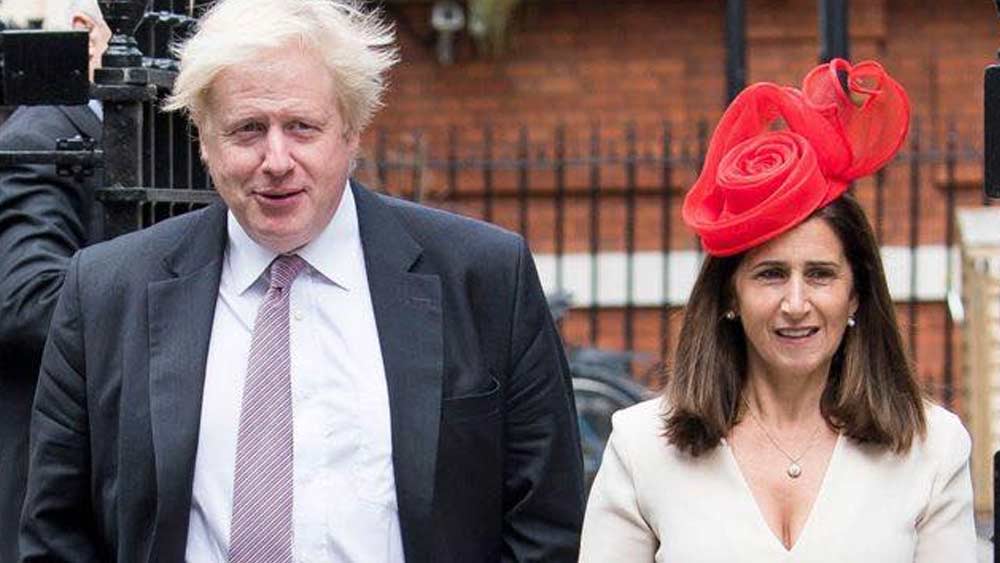 প্রথম বিয়ে ভাঙার ১২ দিনের মাথায় আবার বিয়ে করেন বরিস। তাঁর দ্বিতীয় স্ত্রী ম্যারিনা হুইলার ছিলেন পেশায় এক জন আইনজীবী। ম্যারিনার বাবা চার্লস হুইলার ছিলেন সাংবাদিক এবং মা দীপ সিংহ ভারতীয় বংশোদ্ভূত। বিয়ের পাঁচ মাস পরে জন্ম হয় বরিস-ম্যারিনার প্রথম সন্তানের।