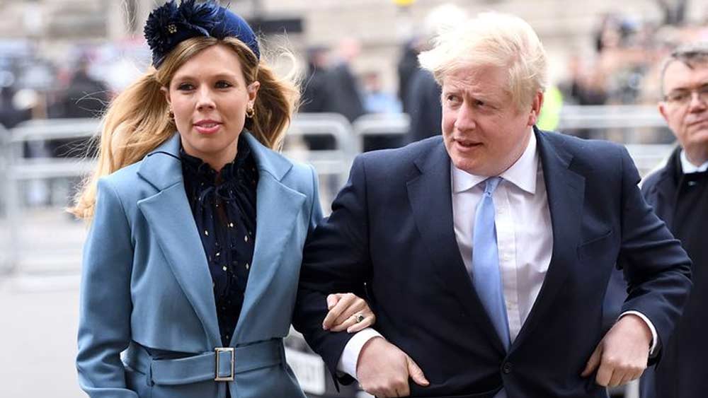 ২০১৮-র সেপ্টেম্বরে তাঁদের বিবাহবিচ্ছেদের প্রক্রিয়া শুরু হয়। দেড় বছর পরে ২০২০-র ফেব্রুয়ারিতে সেই প্রক্রিয়া সম্পূর্ণ হয়। ২০১৯ থেকেই ক্যারি সাইমন্ডসের সঙ্গে লিভ ইন শুরু করেন বরিস জনসন। দু’জনের বয়সের ব্যবধান ২৪ বছর।