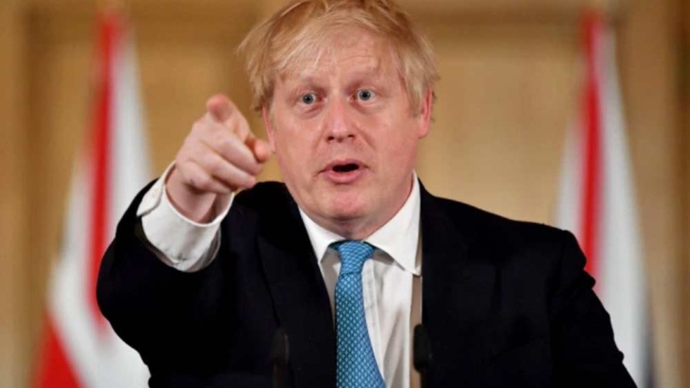 এই তিন জ‌নের বাইরেও বরিস জনসনের বেশ কিছু সম্পর্ক আছে। ২০০০ থেকে ২০০৪ অবধি বরিসের সঙ্গে স্পেক্টেটর পত্রিকার কলামনিস্ট পেত্রোনেল্লা ওয়াটের সম্পর্ক ছিল। সে সময় বরিস ওই পত্রিকার সম্পাদক ছিলেন।