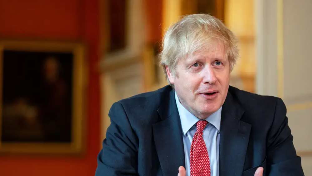 যে দুই চিকিৎসকের অক্লান্ত পরিশ্রম ছাড়া বরিসের ফিরে আসা সম্ভব ছিল না, তাঁদের নাম জোড়া লাগিয়েই সদ্যোজাতের নামকরণও করেছেন বরিস ও ক্যারি। সদ্যোজাতের নাম দেওয়া হয়েছে, উইলফ্রেড লরি নিকোলাস জনসন।