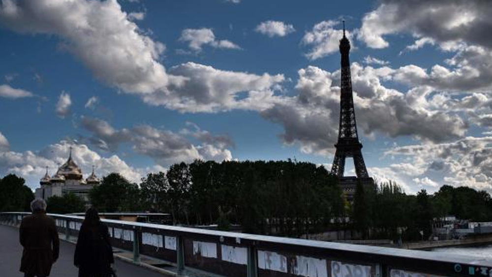 ফ্রান্সবাসীর কাছে আবেদন করা হয়েছে, তাঁরা যেন অনেক বেশি করে চিজ খান।