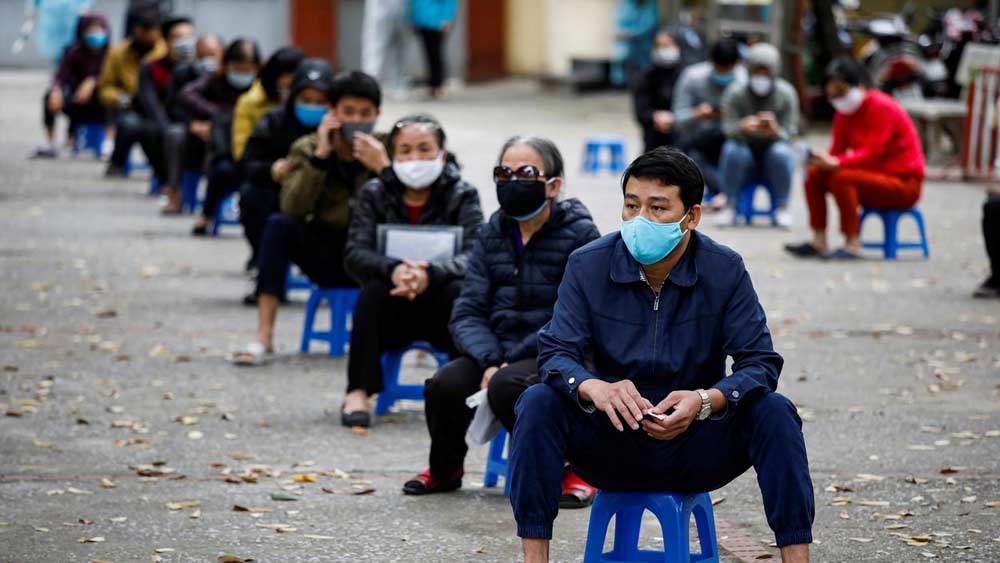 সামাজিক দূরত্বের নিয়ম বজায় রাখতে গিয়ে বিশ্বের প্রতিটি দেশে কমে গিয়েছে রেস্তরাঁ বা ক্যাফেতে গিয়ে খাওয়ার প্রবণতা।