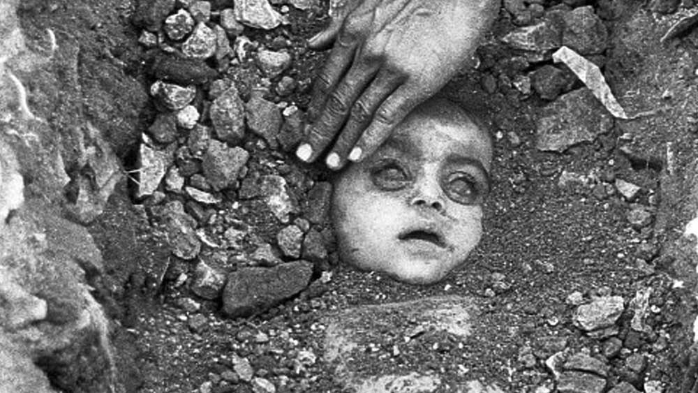 মারণ গ্যাস থেকে ছাড় মেলেনি শিশু, বয়স্ক, পুরুষ বা মহিলা, কারও। তার গ্রাস থেকে রেহাই পায়নি গর্ভস্থ শিশুরাও। যারা জন্মগ্রহণ করেছিল তাদের মধ্যে অন্তত ১৪ শতাংশ শিশুর মৃত্যু হয় এক মাসের মধ্যে।