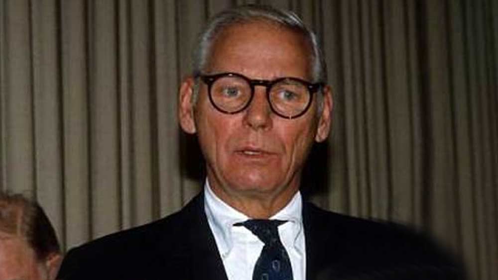 ভোপালের গ্যাস ট্র্যাজেডিকে অনেকেই বলেন, শিল্পের ইতিহাসে নিকৃষ্টতম বিপর্যয়। ঘটনার মূল অভিযুক্ত ছিলেন ইউনিয়ন কার্বাইডের সিইও ওয়ারেন অ্যান্ডারসন। দুর্ঘটনার পর পরই এ দেশ ছেড়ে আমেরিকা পালিয়ে যান ওই মার্কিন নাগরিক। এর পর তাঁকে বিচারের জন্য এদেশে আর ফিরিয়ে আনা যায়নি। ২০১৪ সালের ২৯ সেপ্টেম্বর ফ্লোরিডায় মৃত্যু হয় তাঁর।