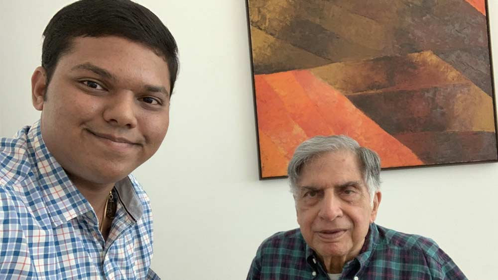 মধ্যসত্ত্বভোগীরা না থাকায় খুব সহজেই ওষুধ পৌঁছে যায় সাধারণ মানুষের হাতে।