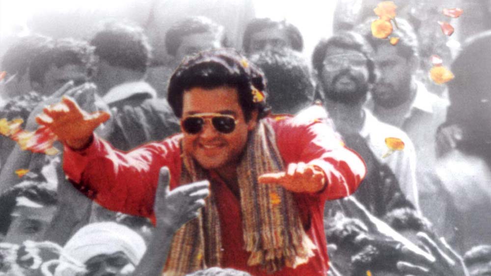 ফলে কাজ কমিয়ে দিয়েছেন। কিন্তু মনের মতো চিত্রনাট্য না পেলে অভিনয় করেননি। মাঝে তিনি তিন বছরের ব্রেক নেন। লন্ডনে গিয়ে অভিনয় থেকে দূরে থাকেন। ফিরে এসে চমকে দেন ইন্ডাস্ট্রিকে।