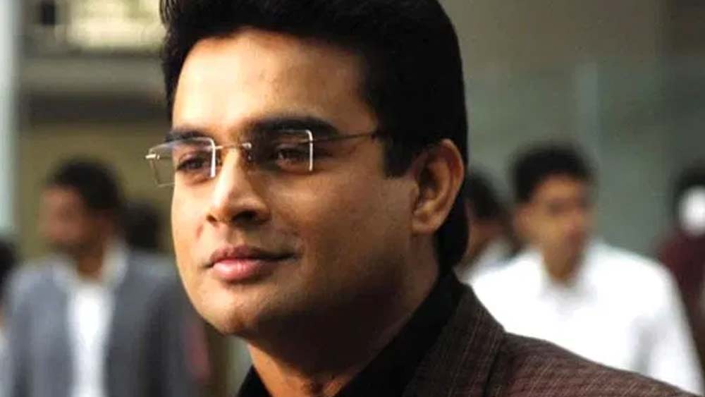 বিতর্ক থেকে দূরে শুধু অভিনয় নিয়ে এ ভাবেই থাকতে ভালবাসেন মাধবন। বলিউডের দৌড়ে পিছিয়ে পড়েছেন ঠিকই। রোমান্টিক ছবিও যখন অ্যাকশননির্ভর হয়ে পড়ে, মাধবন পাল্লা দিতে পারেননি বাকিদের সঙ্গে। কিন্তু বাছাই করা ছবিতে অভিনয় করেও নিজের প্রতিভার প্রতি সুবিচার করেছেন তিনি।