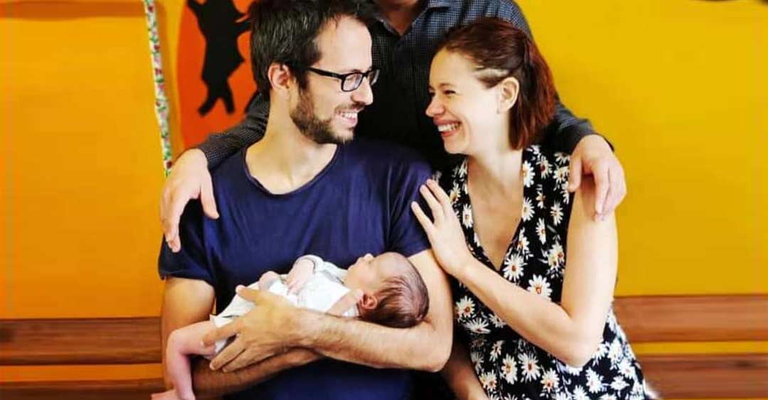 কল্কি কেঁকলা ও গাই হার্শবার্গের মেয়ের নাম স্যাফো।