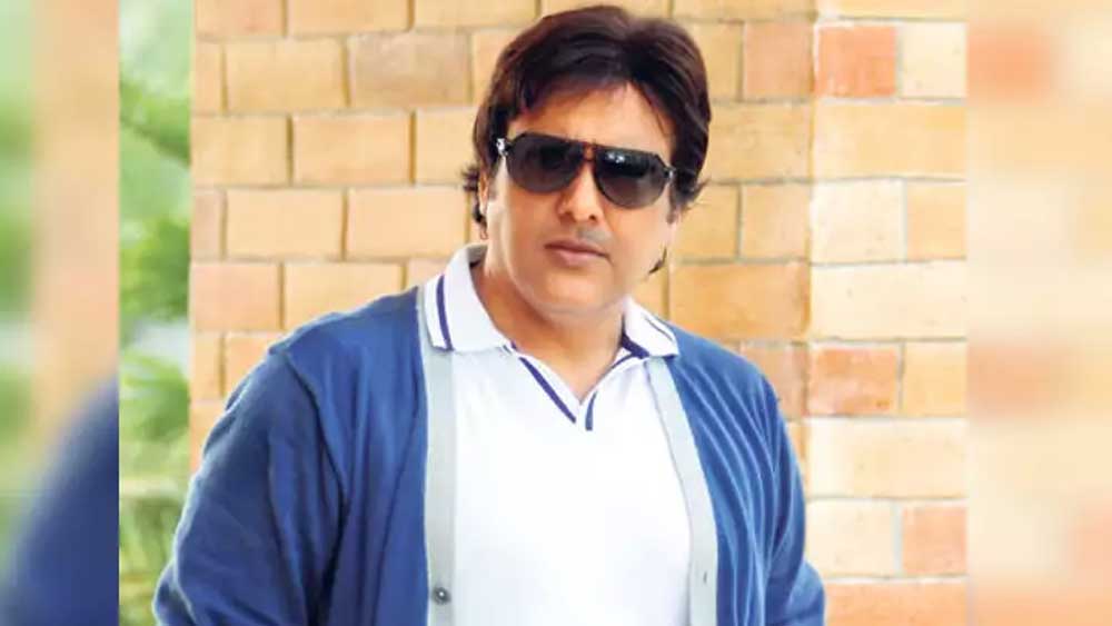 জোর খাটাতে পারতেন তিনি। নানা ভাবে চাপ সৃষ্টি করে বন্ধ করে দিতে পারতেন অজয়-কাজলের সেই আইকনিক ছবির শুটিং। কিন্তু না, তা তিনি করেননি। নিজের বিশাল অঙ্কের টাকা নষ্ট হবে জেনেও সরে এসেছিলেন। জায়গা ছেড়ে দিয়েছিলেন নতুনকে। আর সেখান থেকেই তাঁদের বন্ধুত্ব নতুন মোড় নেয়। সেই বন্ধুত্ব আজও অটুট।