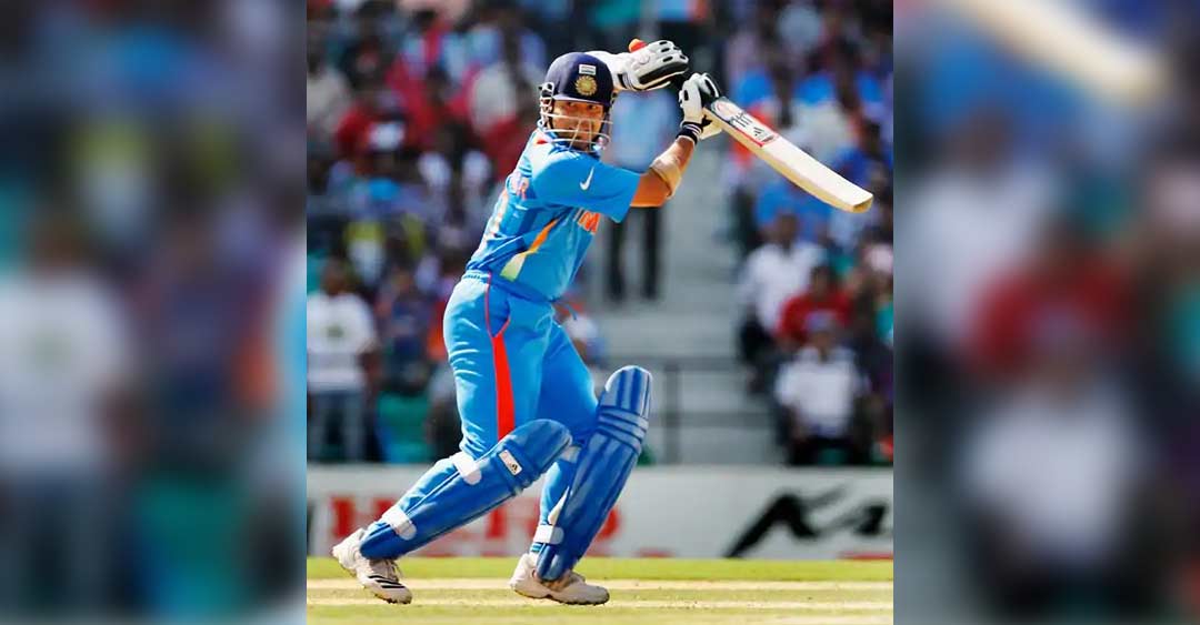 সচিন তেন্ডুলকর — সেই সময়ে সৌরভ ও সচিন ওপেন করতেন ভারতের হয়ে। বাংলাদেশের বিরুদ্ধে সেই ম্যাচে সচিন ৩২ বলে ১৯ রান করেছিলেন। ২০১৩ সালে মাস্টার ব্লাস্টার ক্রিকেটকে বিদায় জানান। রিও অলিম্পিকে ভারতের ব্র্যান্ড অ্যাম্বাসাডর ছিলেন রাজ্যসভার সাংসদ। আইএসএল-এর দল কেরল ব্লাস্টার্সের অন্যতম মালিক তিনি।