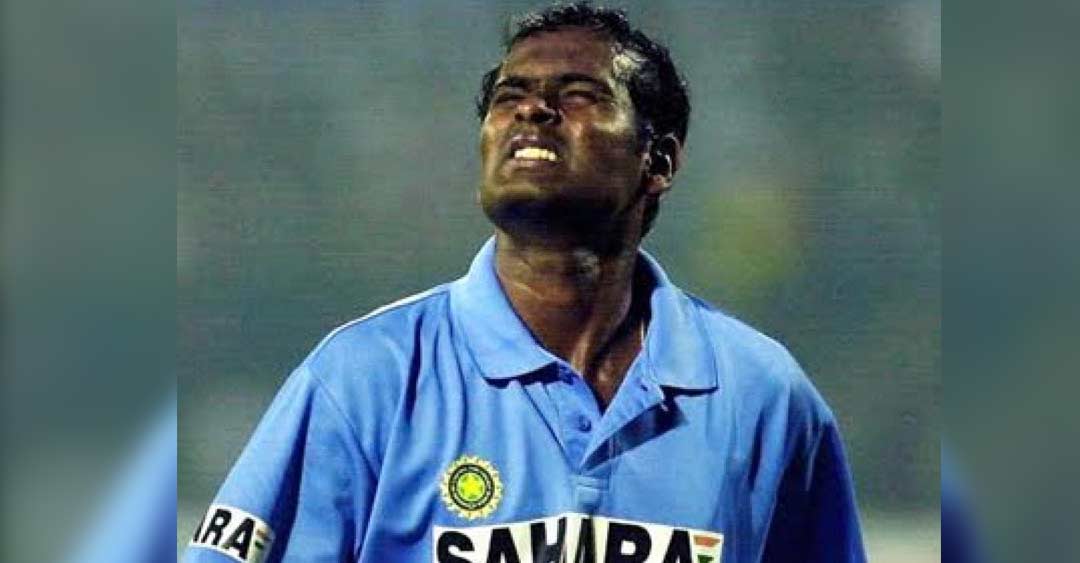 শ্রীধরন শ্রীরাম — ধোনির অভিষেক ম্যাচে দলে প্রত্যাবর্তন ঘটে শ্রীধরন শ্রীরামের। ওই ম্যাচে ৫ বলে ৩ রান করেন। বল হাতে অবশ্য নেন ৩ উইকেট। ২০১২ সালে প্রথম শ্রেণির ক্রিকেট থেকে অবসর নেন।