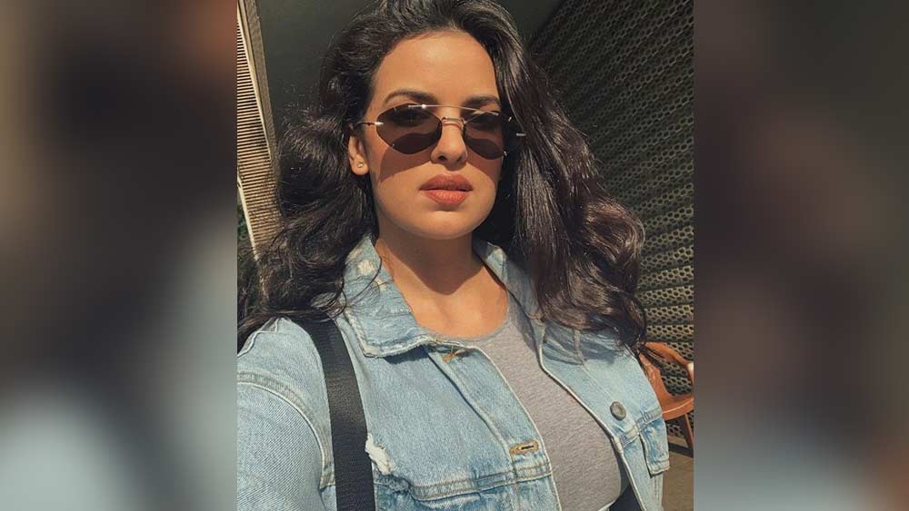 বান্ধবী নাতাসাও একই ছবি পোস্ট করে লেখেন, ‘‘আমাদের জীবনে নতুন সদস্য আসতে চলেছে। আপনারা আশীর্বাদ করুন।’’ হার্দিক এই ছবি পোস্ট করতেই তা ছড়িয়ে পড়ে সোশ্যাল মিডিয়ায়। শুভেচ্ছাবার্তা আসতে শুরু করে একের পর এক।