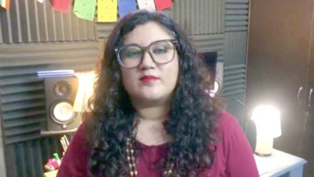 বাচিকশিল্পী হওয়ার আগে জ্যাসলিন ছিলেন ক্রীড়া সাংবাদিক। ১০ বছর তিনি কাজ করছেন ভয়েস ওভার আর্টিস্ট হিসেবে। বহু বিজ্ঞাপনে শোনা গিয়েছে তাঁর কণ্ঠ।