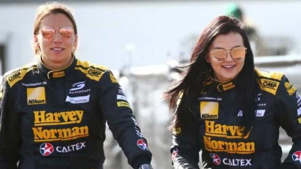 ১৯৯৮ সালের পরে রেনে-সিমোনা ছিলেন এই প্রতিযোগিতার এমন জুটি, যেখানে দু’জন সদস্যই মহিলা। তাঁদের আগে মেলিন্দা প্রাইস এবং কেরিন ব্রিউয়ার এই প্রতিযোগিতায় একাদশতম স্থানে শেষ করেছিলেন।