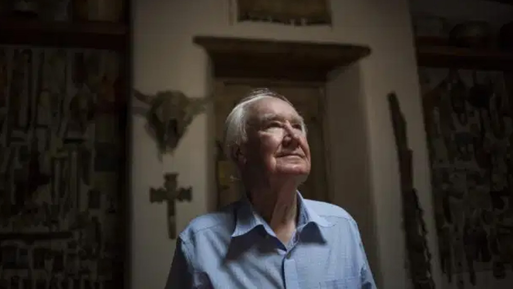 এখন কেমন লাগছে তাঁর? এক দশকের রোমাঞ্চ শেষে ফেনের এখন মিশ্র অনুভূতি। এক দিকে ভাল লাগছে, অবশেষে কেউ তাঁর উদ্দেশ্য সফল করে সঙ্কেতের পাঠোদ্ধার করতে পেরেছেন। আবার অন্য দিকে গুপ্তধনকে ধাওয়া করে ছুটে যাওয়ার একটি পর্ব শেষ হল বলে তাঁর মন খারাপ।