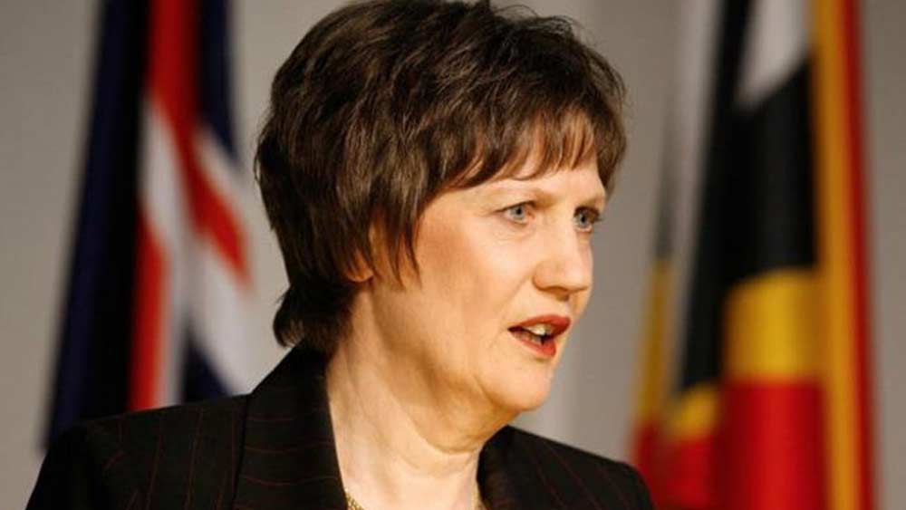 নিউজিল্যান্ডবাসীর কখনও মনে হয়নি প্রধানমন্ত্রী তাঁদের জ্ঞানগর্ভ বাণী শোনাচ্ছেন। বরং, তাঁদের মনে হয়েছে, প্রধানমন্ত্রী পাশে আছেন সবসময়। সে রকমই মনে হয়েছে নিউজিল্যান্ডের প্রাক্তন প্রধানমন্ত্রী হেলেন ক্লার্কের।