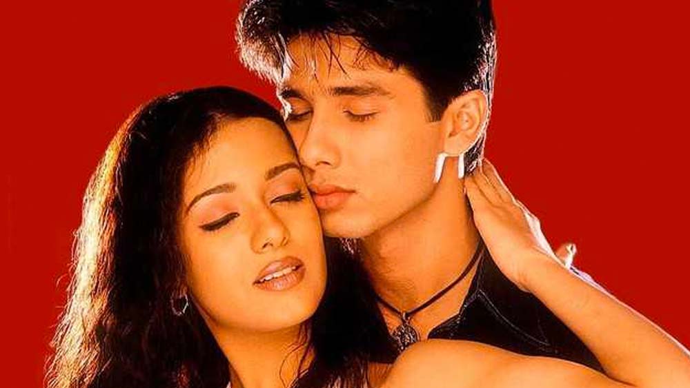 রক্ষণশীলতার বেড়াজাল পেরিয়ে কলেজজীবনেই শুরু মডেলিং। নবাগতা হিসেবে অমৃতা নজর কাড়েন আলিশা চিনয়ের ‘ও প্যায়ার মেরা’ মিউজিক অ্যালবামে। ২০০২ সালে প্রথম অভিনয় ছবিতে। ‘অব কে বরস’ ছবিতে তিনি ছিলেন ‘অঞ্জলি থাপা-র’ চরিত্রে।