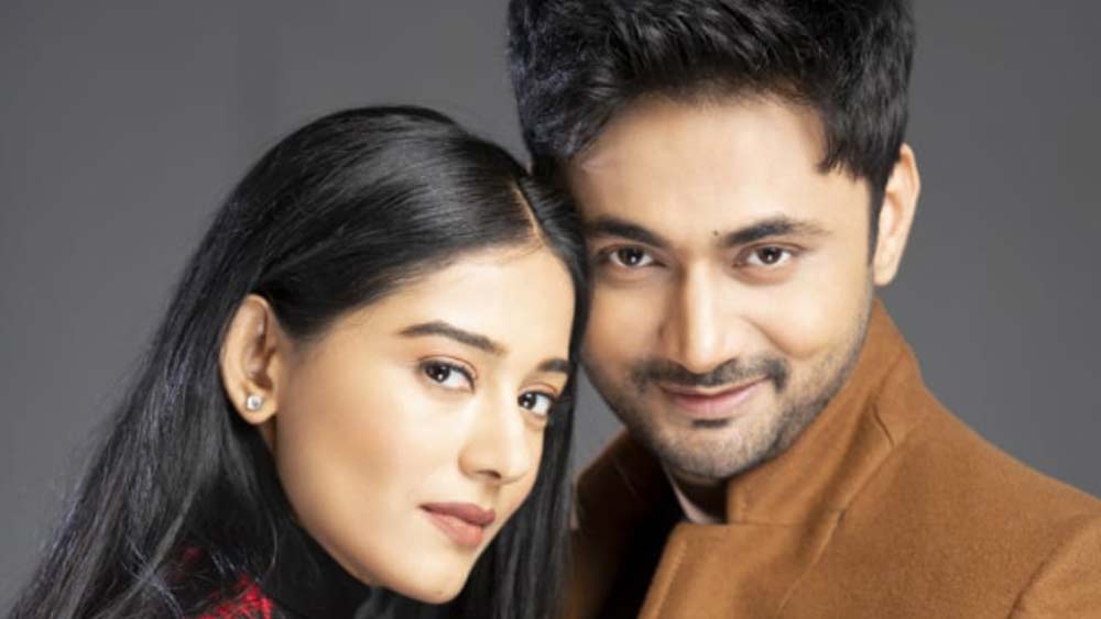 পাশাপাশি তারকাখচিত ছবি ‘ম্যায়ঁ হু না’ এবং ‘দিওয়ার’-এও অন্যান্য অভিনেতা অভিনেত্রীদের পাশে সাবলীল অভিনয়ের ছাপ রেখে যান অমৃতা।