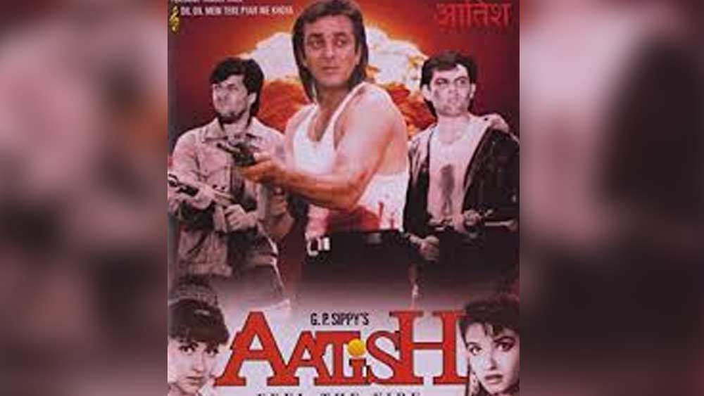 এক সঙ্গে বেশ কয়েকটি ছবিতেও অভিনয় করতে দেখা গিয়েছে রবিনা-করিশ্মাকে। তার মধ্যে রয়েছে— আতিশ (১৯৯৪), আন্দাজ আপনা আপনা (১৯৯৪), রক্ষক (১৯৯৬)।