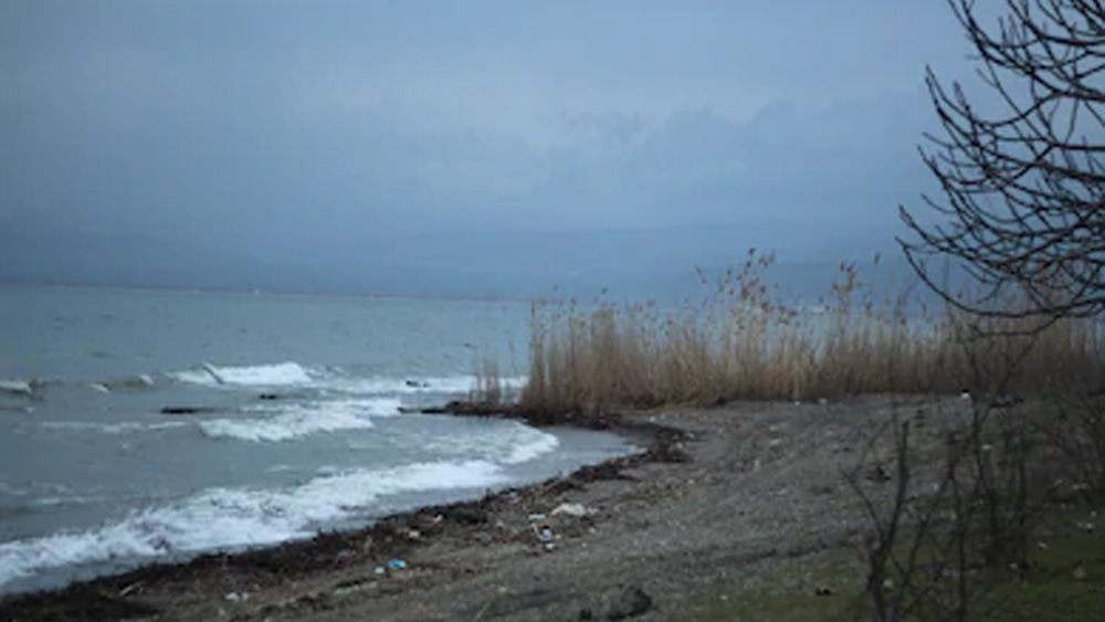 যে স্থানে সন্তকে প্রাণদণ্ড দেওয়া হয়েছিল, সেখানেই পরে গির্জাটি নির্মাণ করা হয় তাঁর সম্মানে। মধ্যযুগের বিভিন্ন নথিতে দাবি করা হয়েছে, ইজনিক হ্রদের তটের বধ্যভূমিতে প্রাণদণ্ড দেওয়া হয় সন্ত নিওফাইটোসকে।