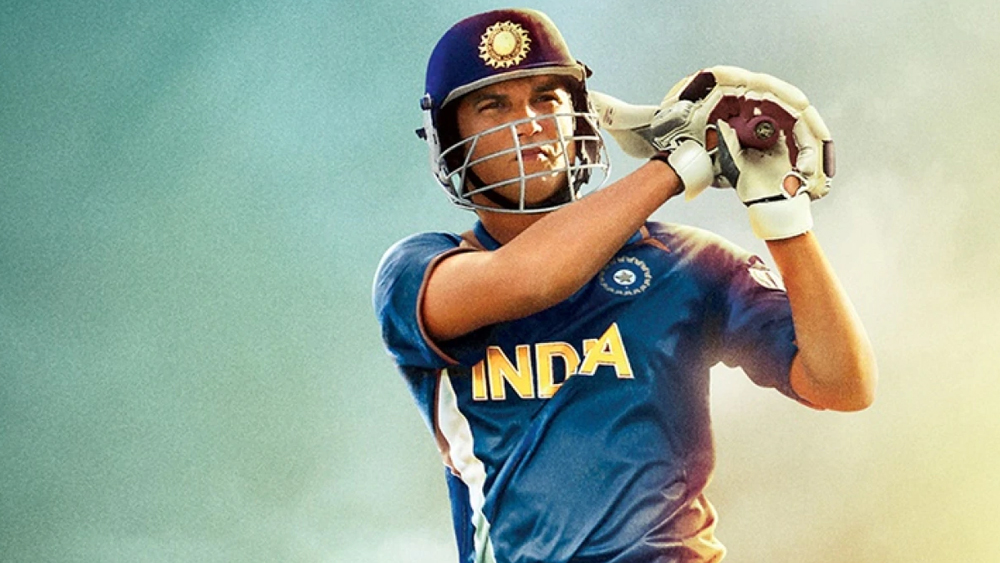 তার পরের বছরেই সুশান্ত সিংহ রাজপুত নিজেকে ধরা দেন মহেন্দ্র সিংহ ধোনি রূপে। নীরজ পাণ্ডের পরিচালনায় ধোনির বায়োগ্রফি ‘এম এস ধোনি: দ্য আনটোল্ড স্টোরি’-তে সুশান্তের অভিনয় প্রশংসিত হয়। প্রসঙ্গত তাঁর বোন মিতু সিংহও এক জন ক্রিকেটার।