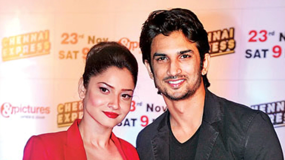 অভিনেত্রী অঙ্কিতা লোখণ্ডের সঙ্গে দীর্ঘ সম্পর্ক ছিল সুশান্তের। ২০১৬ সালে বিচ্ছেদ হয়ে যায় তাঁদের। ব্রেকআপের কারণ হিসেবে সুশান্তের বদলে যাওয়া অ্যাটিটিউড এবং কৃতী শ্যাননের সঙ্গে তাঁর সম্পর্কের কথা বলা হয়।