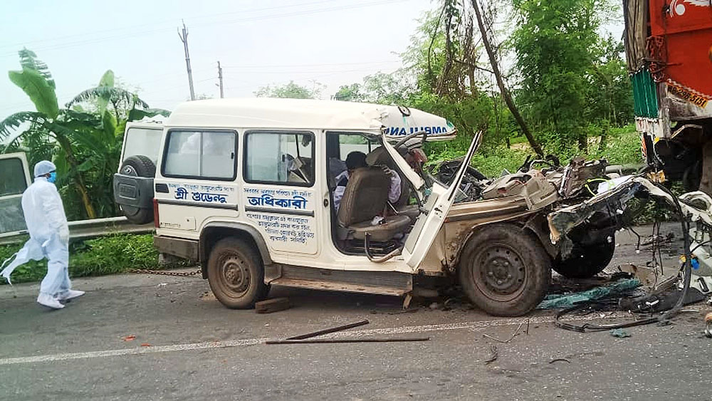 এই অ্যাম্বুল্যান্সেই করোনা রোগীকে হাসপাতালে নিয়ে যাচ্ছিলেন রাজু। নিজস্ব চিত্র

