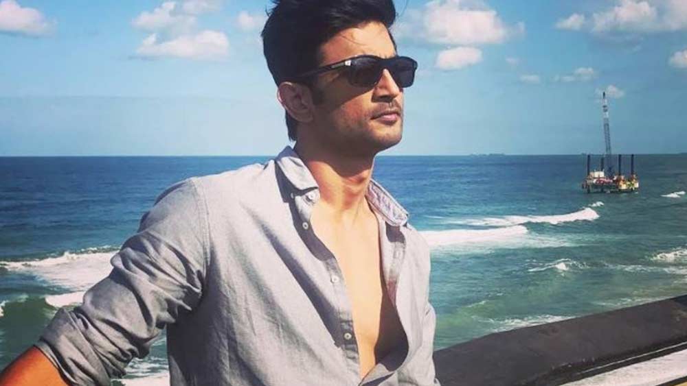 চাঁদের চিরঅন্ধকার দিকটি, অর্থাৎ যে অংশটি সব সময় পৃথিবীর বিপরীত দিকে থাকে, সেই দিকে ‘মেয়ার মাস্কোভিয়েন্স’ বা ‘সি অব মাসকোভি’ অংশে জমি কিনেছিলেন সুশান্ত।